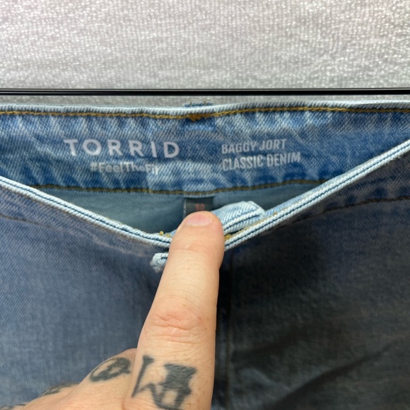 Torrid Baggy Jort jeans Shorts Womens 30W Plus Size Denim Summer Shorts 2152 - Picture 2 of 7